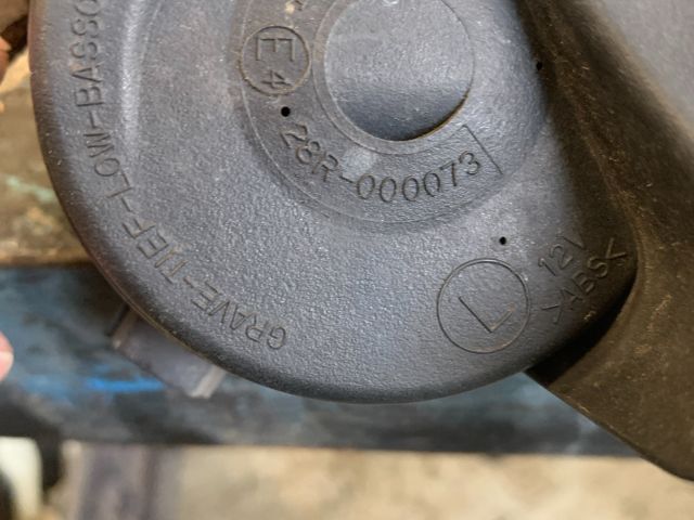 bontott KIA CARENS Kürt