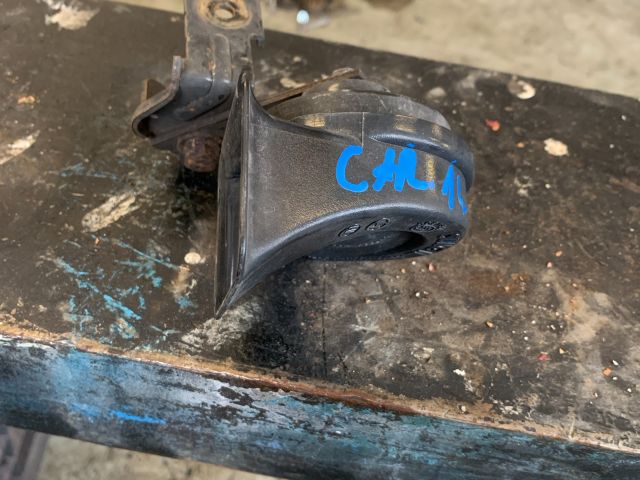 bontott KIA CARENS Kürt