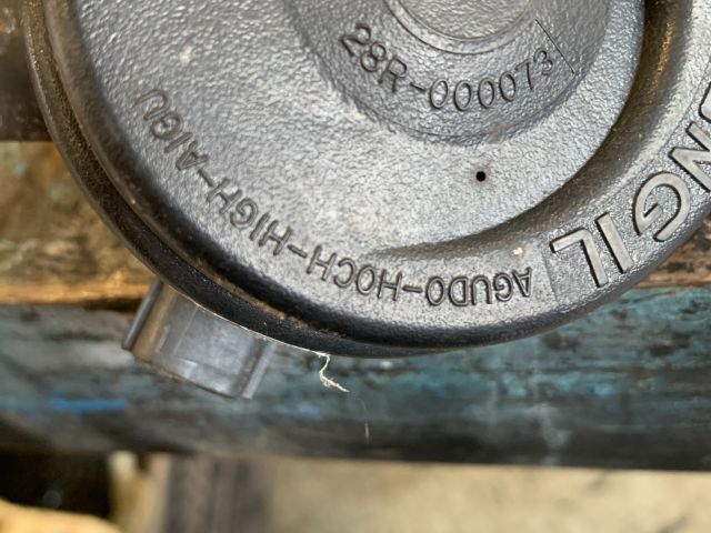 bontott KIA CARENS Kürt