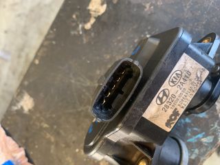 bontott KIA CARENS Szívósor Elektronika