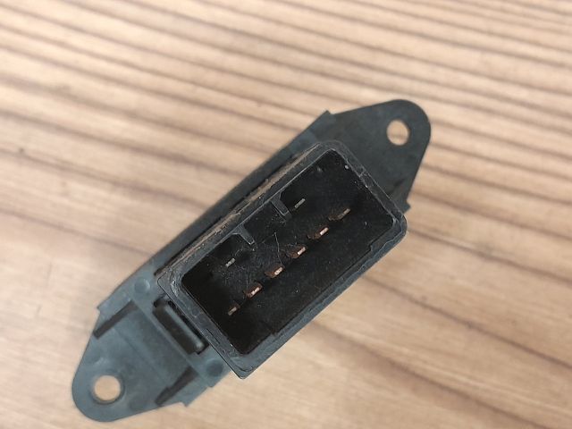 bontott KIA CARENS Vészvillogó Kapcsoló