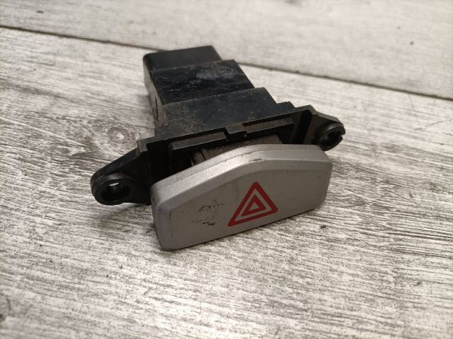 bontott KIA CARENS Vészvillogó Kapcsoló