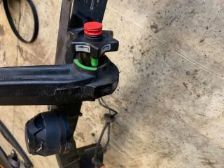 bontott KIA CARENS Vonóhorog