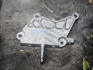 bontott KIA CARNIVAL Motor Tartó Bak (Fém)