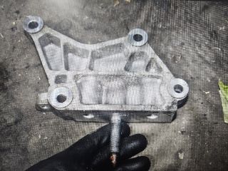 bontott KIA CARNIVAL Motor Tartó Bak (Fém)