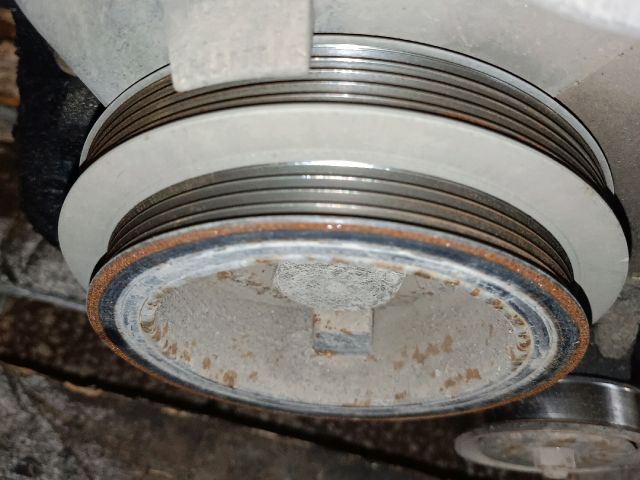 bontott KIA CARNIVAL Főtengely Szíjtárcsa