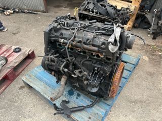 bontott KIA CARNIVAL Motor (Fűzött blokk hengerfejjel)