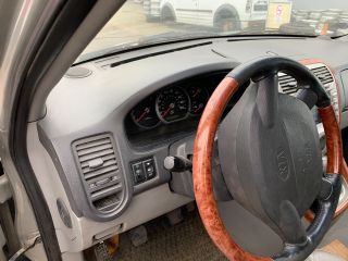 bontott KIA CARNIVAL Motor (Fűzött blokk hengerfejjel)