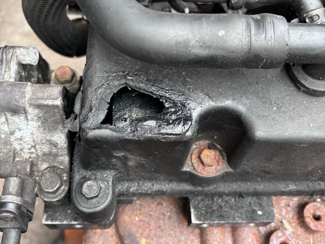 bontott KIA CARNIVAL Motor (Fűzött blokk hengerfejjel)