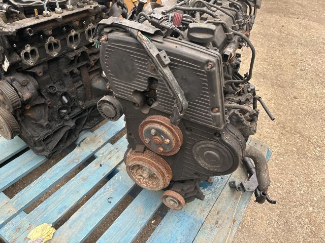 bontott KIA CARNIVAL Motor (Fűzött blokk hengerfejjel)