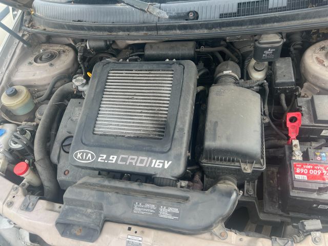 bontott KIA CARNIVAL Motor (Fűzött blokk hengerfejjel)