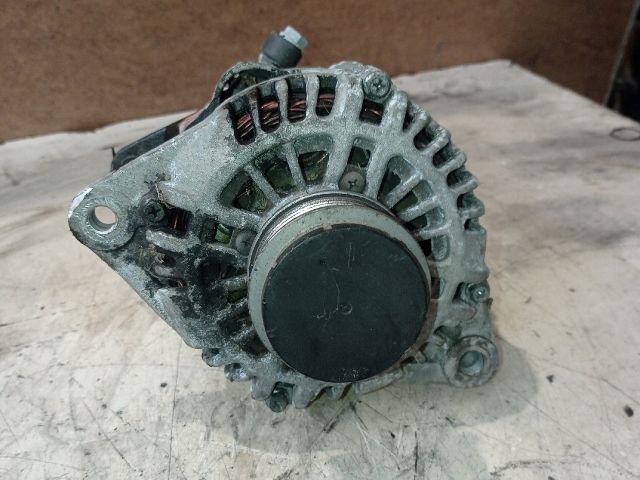 bontott KIA CARNIVAL Generátor