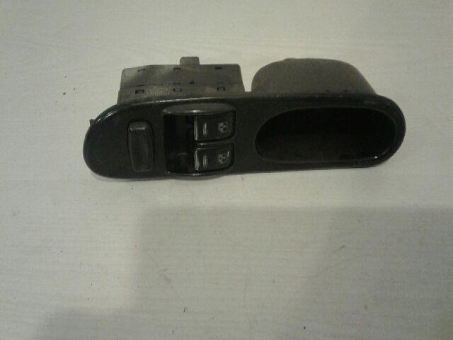 bontott KIA CARNIVAL Bal első Ablakemelő Kapcsoló