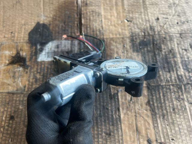 bontott KIA CARNIVAL Bal első Ablakemelő Motor