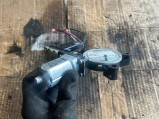 bontott KIA CARNIVAL Bal első Ablakemelő Motor