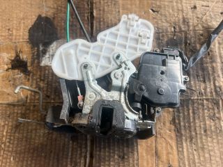 bontott KIA CARNIVAL Bal első Ajtózár