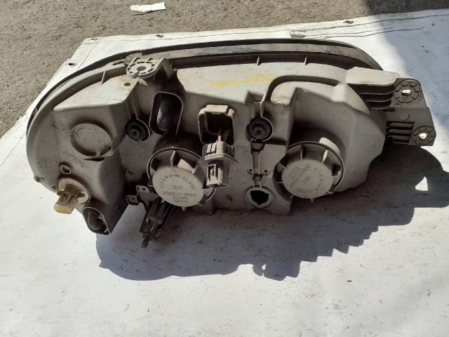 bontott KIA CARNIVAL Bal Fényszóró