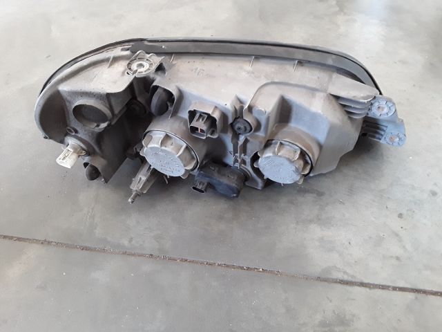 bontott KIA CARNIVAL Bal Fényszóró