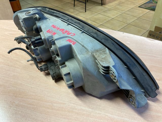 bontott KIA CARNIVAL Bal Fényszóró