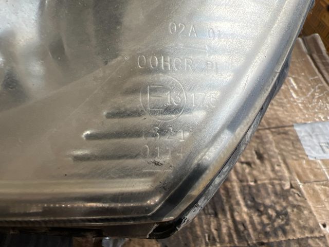 bontott KIA CARNIVAL Bal Fényszóró