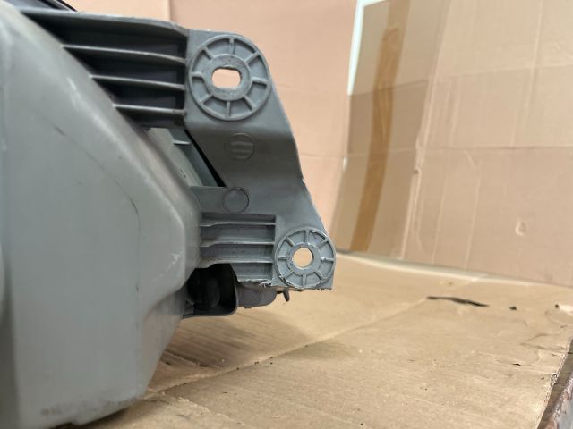 bontott KIA CARNIVAL Bal Fényszóró