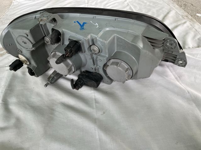 bontott KIA CARNIVAL Bal Fényszóró