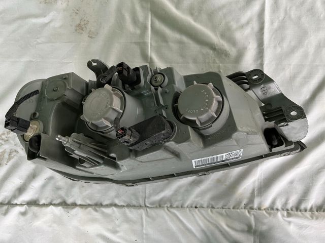 bontott KIA CARNIVAL Bal Fényszóró