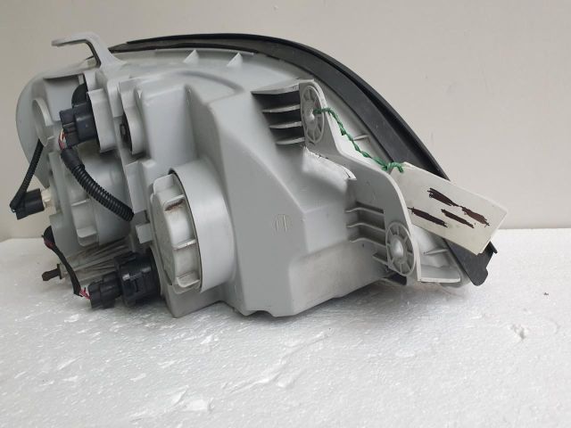 bontott KIA CARNIVAL Bal Fényszóró