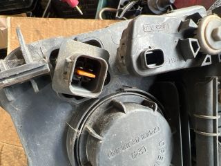 bontott KIA CARNIVAL Bal Fényszóró