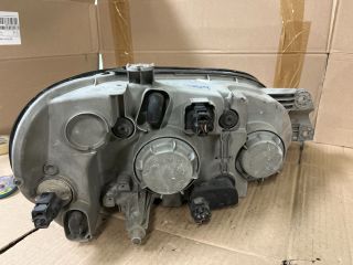 bontott KIA CARNIVAL Bal Fényszóró