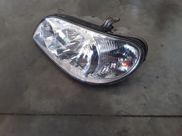 bontott KIA CARNIVAL Bal Fényszóró