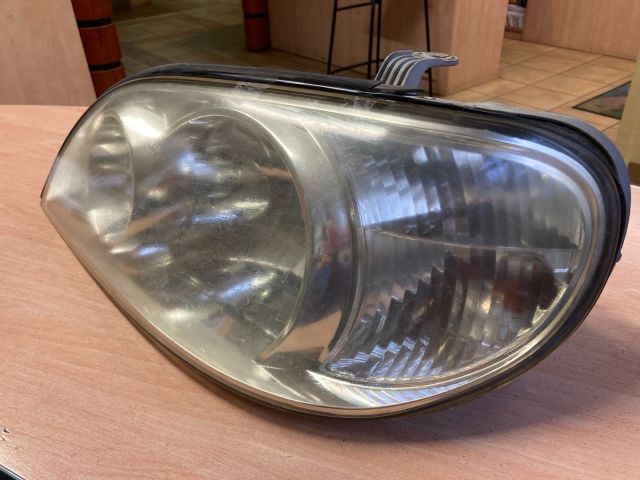 bontott KIA CARNIVAL Bal Fényszóró