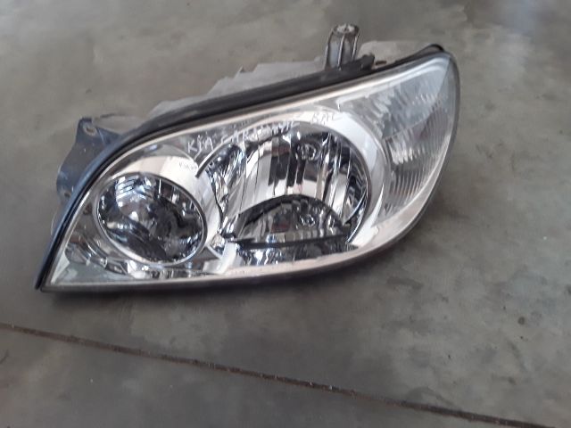 bontott KIA CARNIVAL Bal Fényszóró