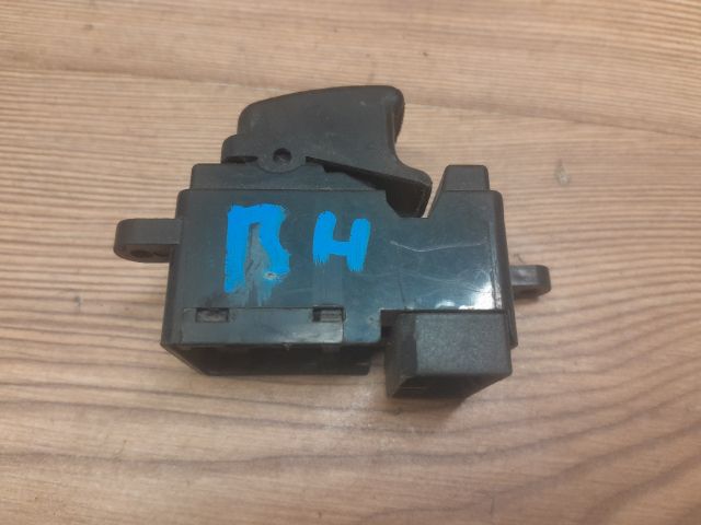 bontott KIA CARNIVAL Bal hátsó Ablakemelő Kapcsoló