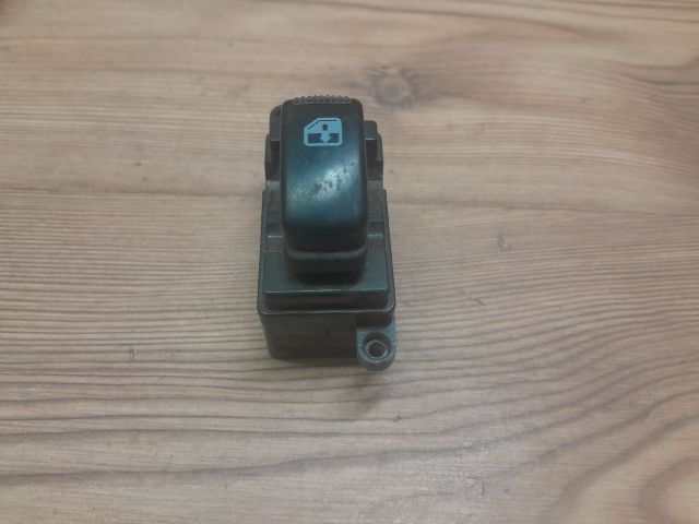 bontott KIA CARNIVAL Bal hátsó Ablakemelő Kapcsoló