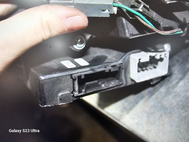 bontott KIA CARNIVAL Bal hátsó Ajtózár