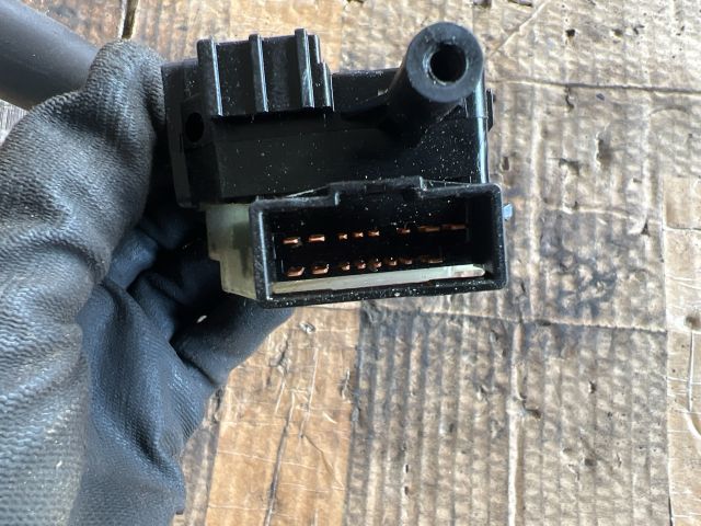 bontott KIA CARNIVAL Bal Kormánykapcsoló Irányjelző