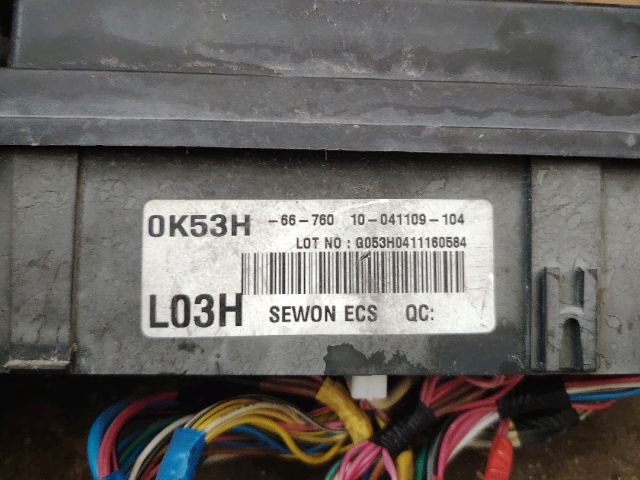 bontott KIA CARNIVAL Biztosítéktábla Utastér