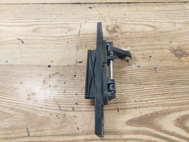 bontott KIA CARNIVAL Csomagtér Nyitó Kar / Gomb