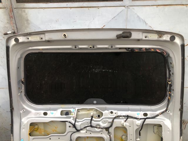 bontott KIA CARNIVAL Csomagtérajtó (Részeivel)