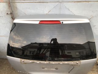 bontott KIA CARNIVAL Csomagtérajtó (Részeivel)