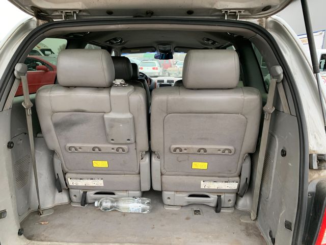 bontott KIA CARNIVAL Csomagtérajtó (Részeivel)