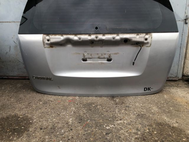 bontott KIA CARNIVAL Csomagtérajtó (Részeivel)