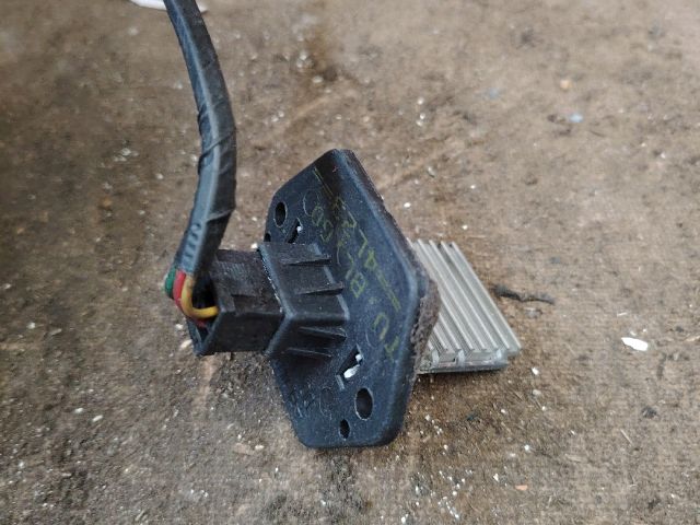 bontott KIA CARNIVAL Előtét Ellenállás Fűtőmotor