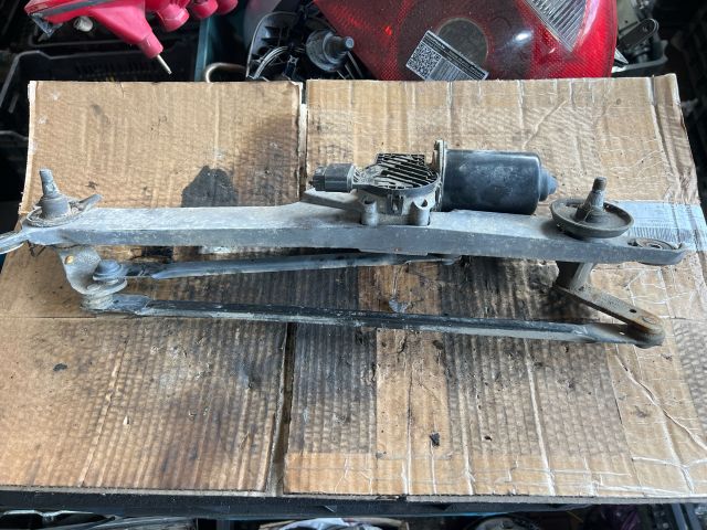 bontott KIA CARNIVAL Első Ablaktörlő Szerkezet Motorral