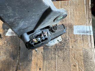 bontott KIA CARNIVAL Első Ablaktörlő Szerkezet Motorral