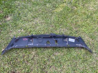 bontott KIA CARNIVAL Felső Hűtőburkolat