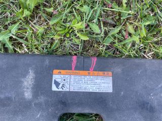 bontott KIA CARNIVAL Felső Hűtőburkolat