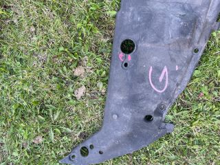 bontott KIA CARNIVAL Felső Hűtőburkolat