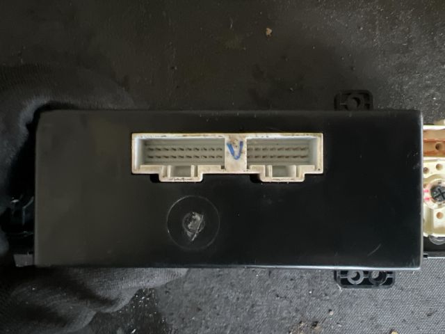 bontott KIA CARNIVAL Fűtéskapcsoló (manuális klímás)